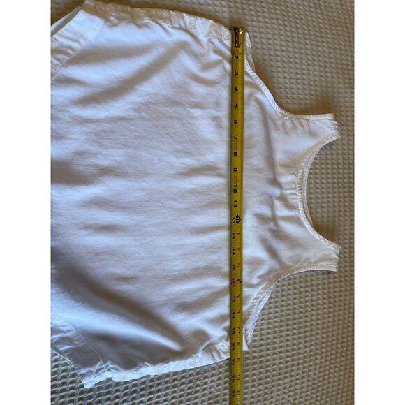 Bella Dahl High Neck Whight Classic Tank W/ Side Button Detail - Picture 6 of 9